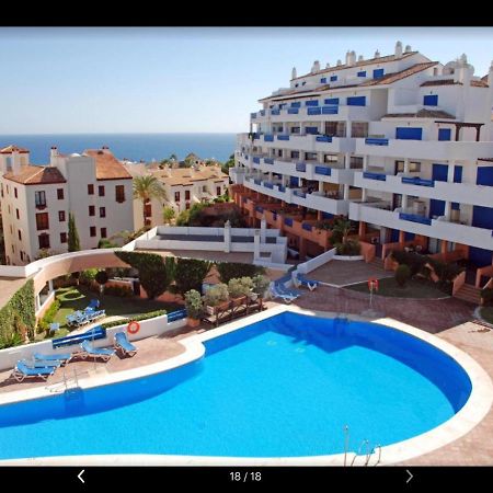 Duquesa Suites 531 Манилва Екстериор снимка