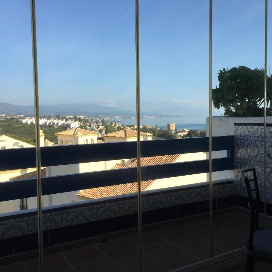 Duquesa Suites 531 Манилва Екстериор снимка