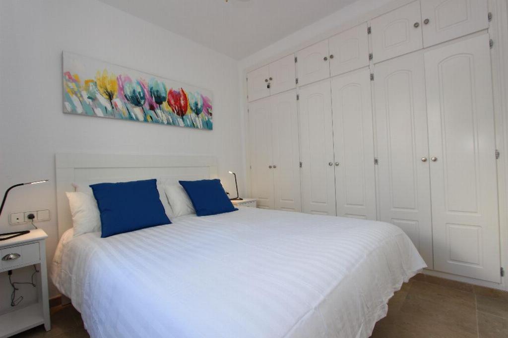 Duquesa Suites 531 Манилва Екстериор снимка
