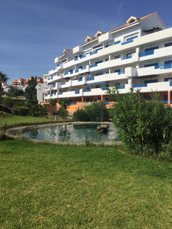 Duquesa Suites 531 Манилва Екстериор снимка