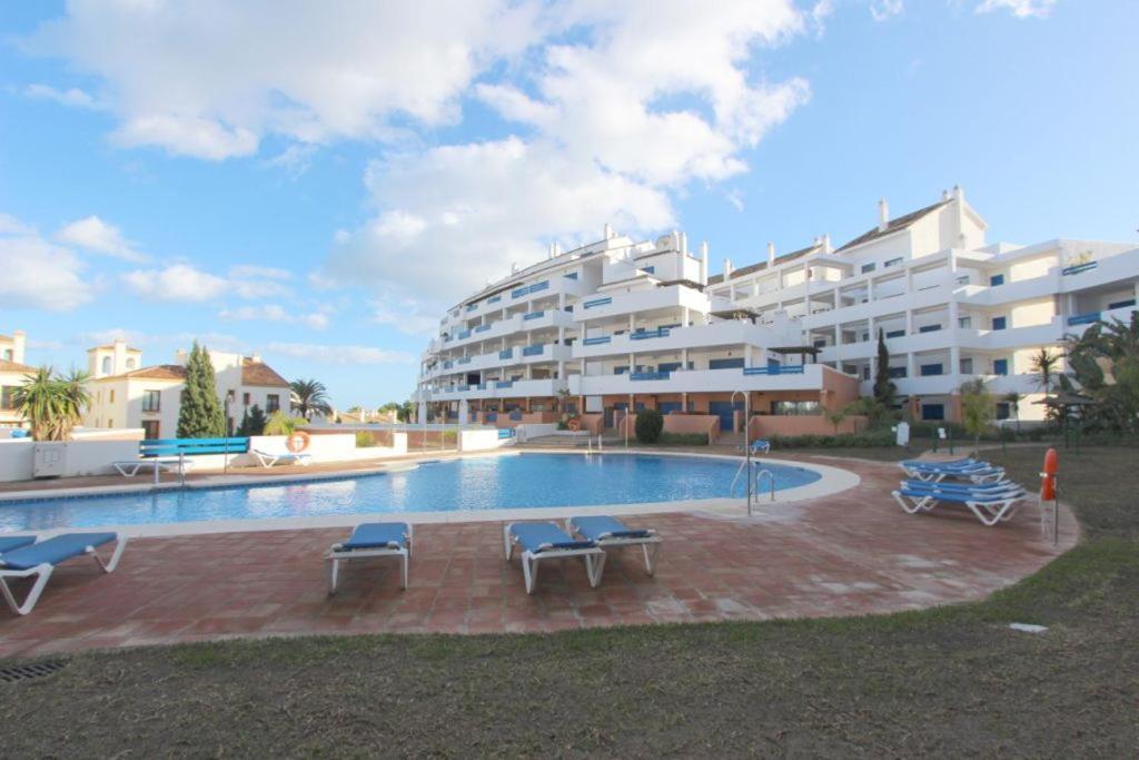 Duquesa Suites 531 Манилва Екстериор снимка