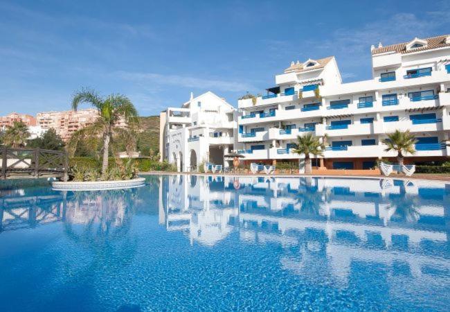 Duquesa Suites 531 Манилва Екстериор снимка